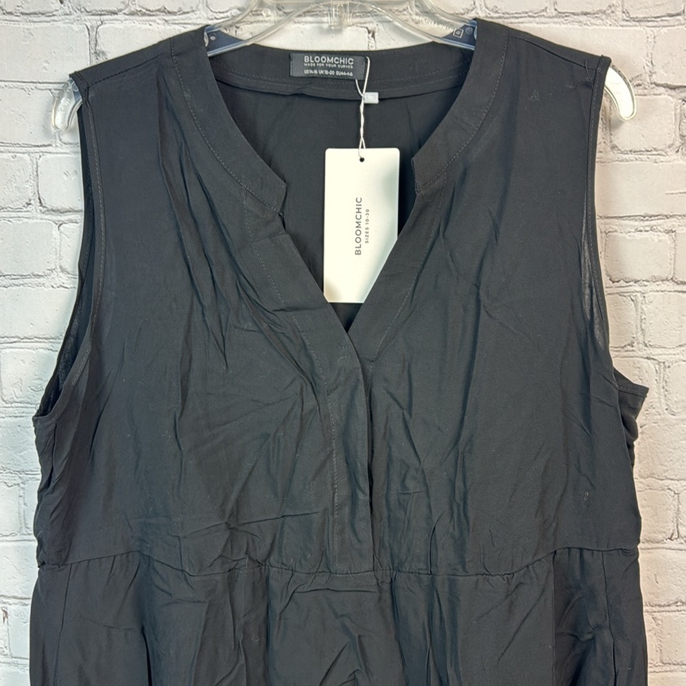 BloomChic Black notched Neck Tiered Sleeveless Dress Plus Size 1X & 3X - Picture 4 of 6